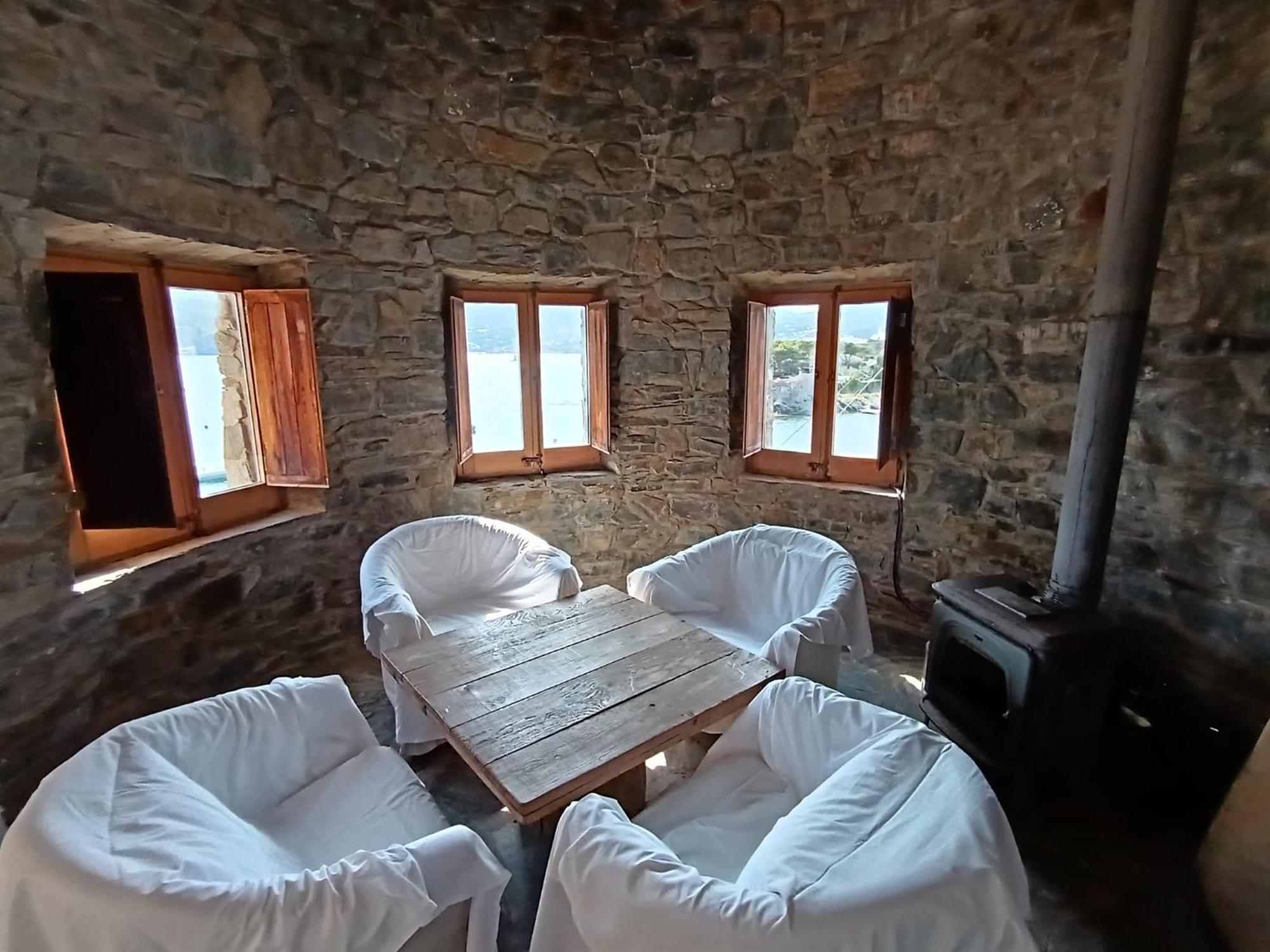 Isla Privada En Cadaques De Ensueno Con 11 Habitaciones Dobles Con Bano Privado Y Piscina Eksteriør billede